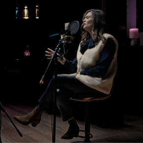 “Bruise (made of glass version)” Finds Lauren Minear at Her Most Exposed and&nbsp;Unguarded