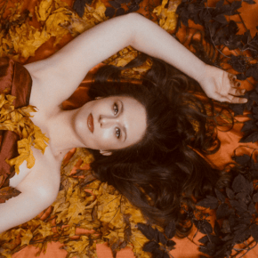 Lauren Minear Embraces the Beauty of an Unconventional Life on “Autumn&nbsp;Leaves”